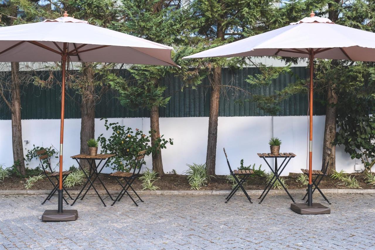 4U Lisbon Airport Suites Eksteriør bilde